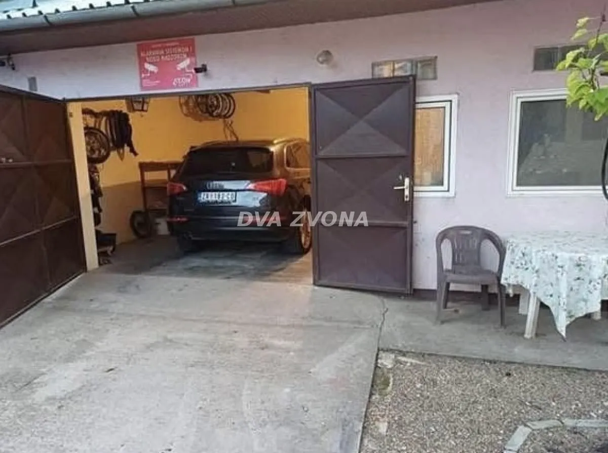 Prodaja, kuća, 192m², Novi Bečej, Zrenjanin