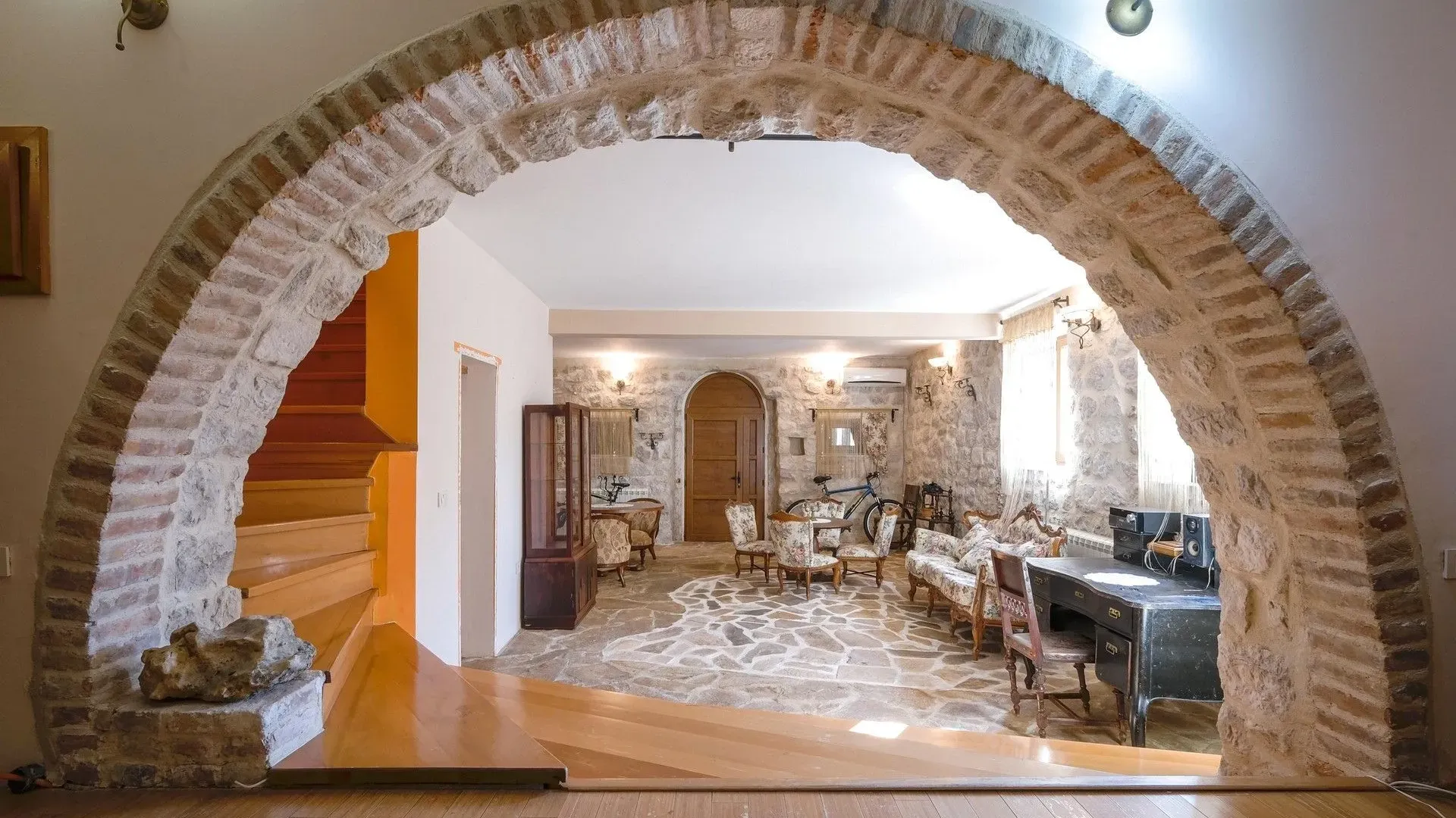 Sale, house, 500m², Orahovac, Kotor