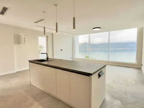 Prodaja, dvosoban stan, 119m², Krašići, Tivat - image 1