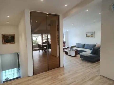 Izdavanje, dvosoban stan, 100m², Preko Morače, Podgorica - image 6