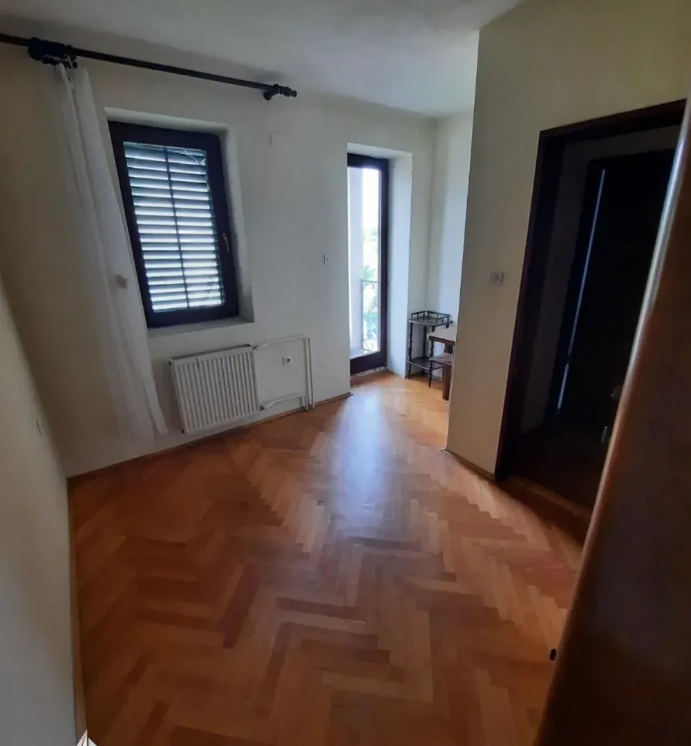 Prodaja, kuća, 246m², Zemun Sve Podlokacije, Beograd