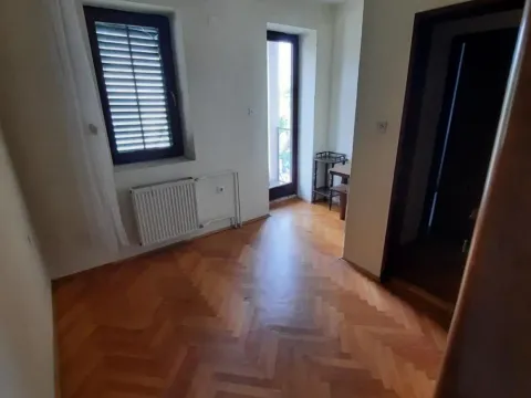 Sale, house, 246m², Zemun Sve Podlokacije, Beograd - image 12