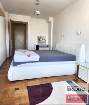 Izdavanje, četvorosoban stan, 102m², Bulevar patrijarha Pavla, Novi Sad Sve Podlokacije - image 18