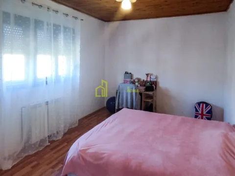 Prodaja, kuća, 220m², Tološka šuma, Podgorica - image 3