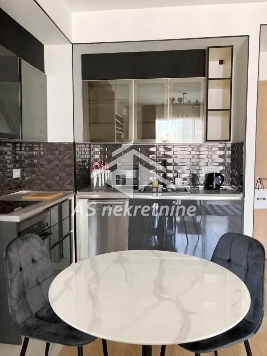 Izdavanje, dvosoban stan, 58m², Savski Venac, Beograd