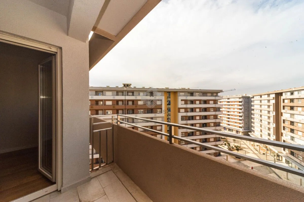 Izdavanje, poslovni prostor, 95m², Central Point, Podgorica