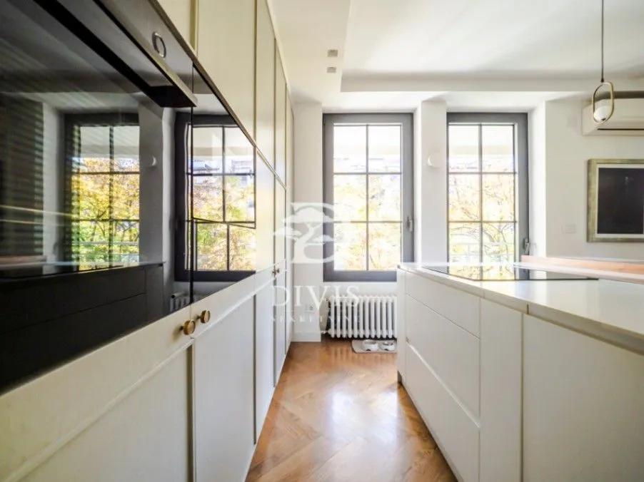Sale, four bedroom apartment, 103m², Kalenić Pijaca, Vračar Sve Podlokacije