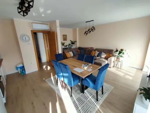 Izdavanje, kuća, 230m², Sremska Kamenica, Petrovaradin - image 29