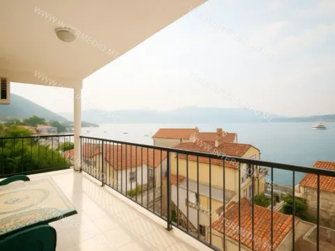 Prodaja, jednosoban stan, 45m², Đenovići, Herceg Novi