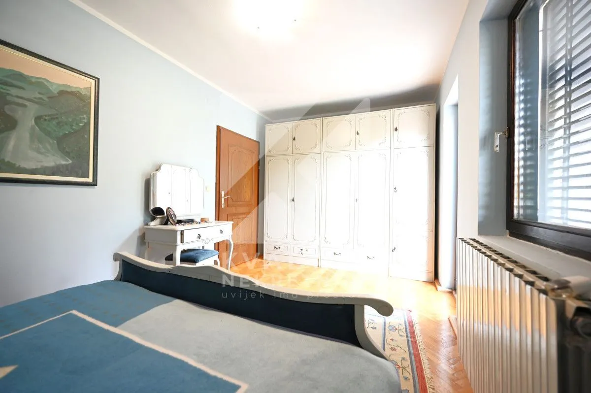 Sale, house, 280m², Masline, Podgorica