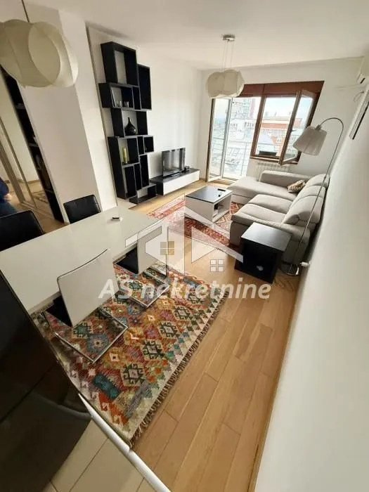 Rent, three bedroom apartment, 73m², Crveni Krst, Beograd