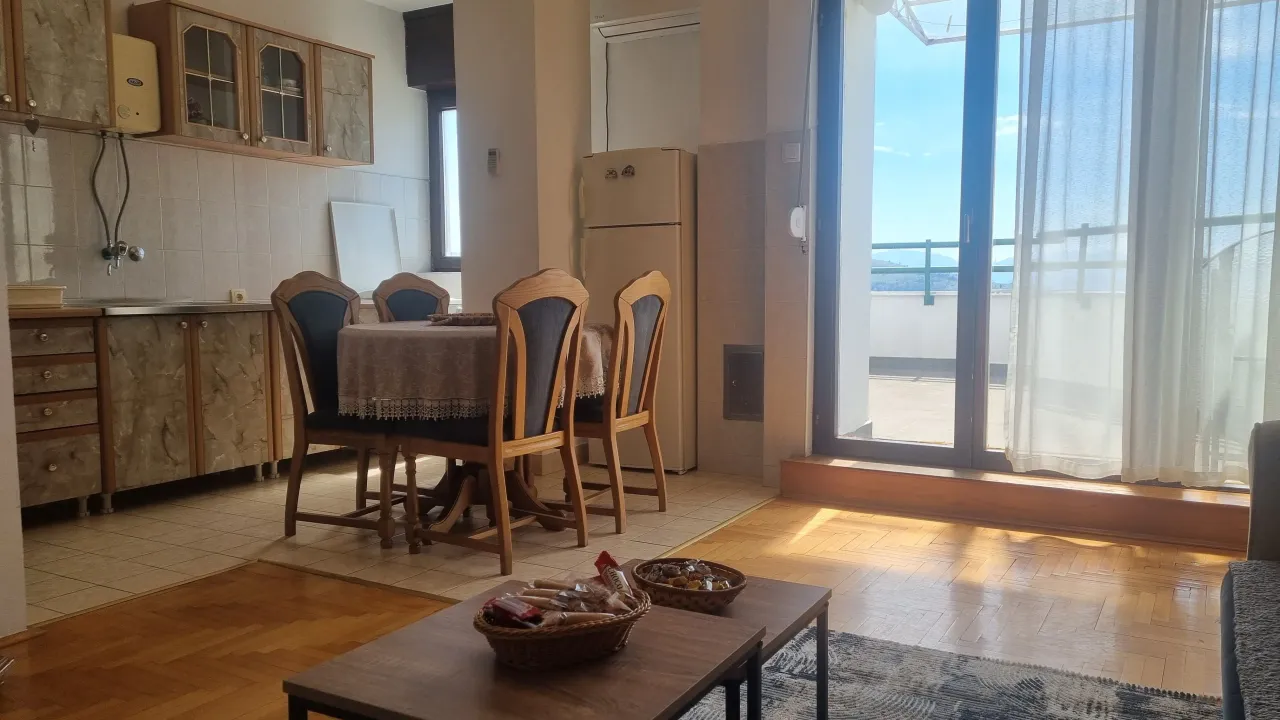 Izdavanje, garsonjera, 40m², Blok 6, Podgorica