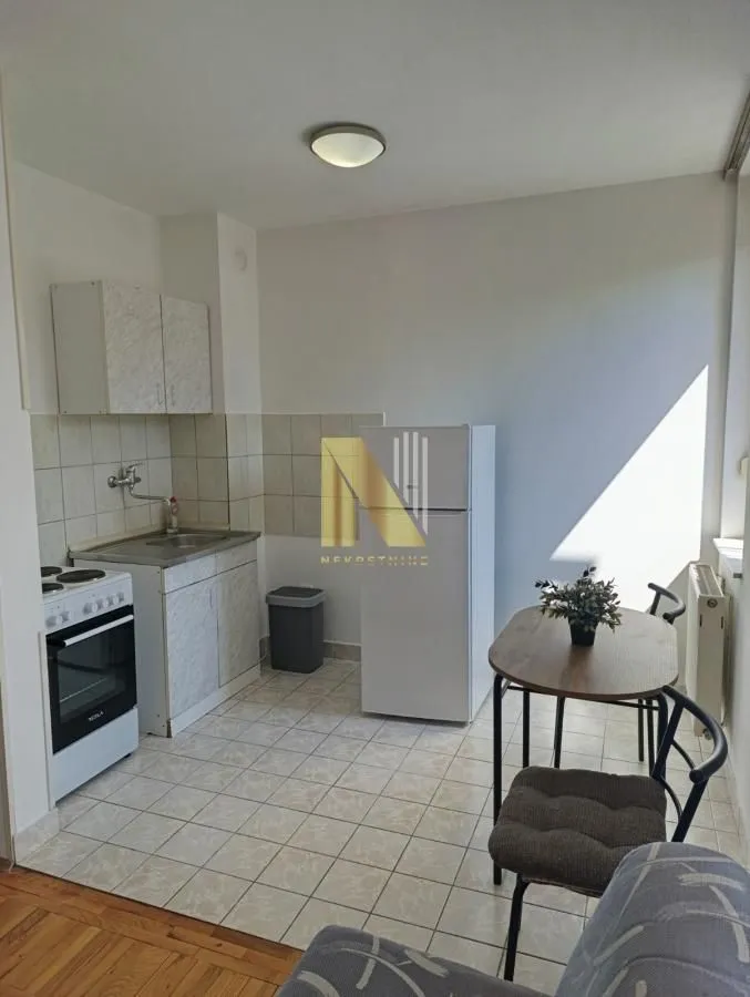 Izdavanje, garsonjera, 24m², Grbavica, Novi Sad Sve Podlokacije
