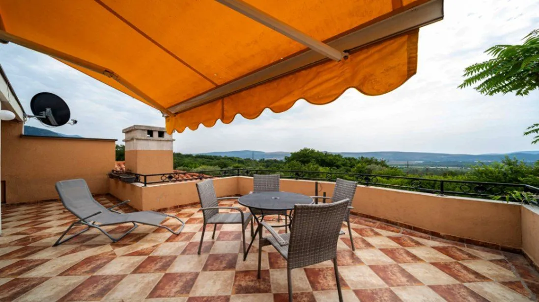 Prodaja, kuća, 450m², Kavač, Kotor