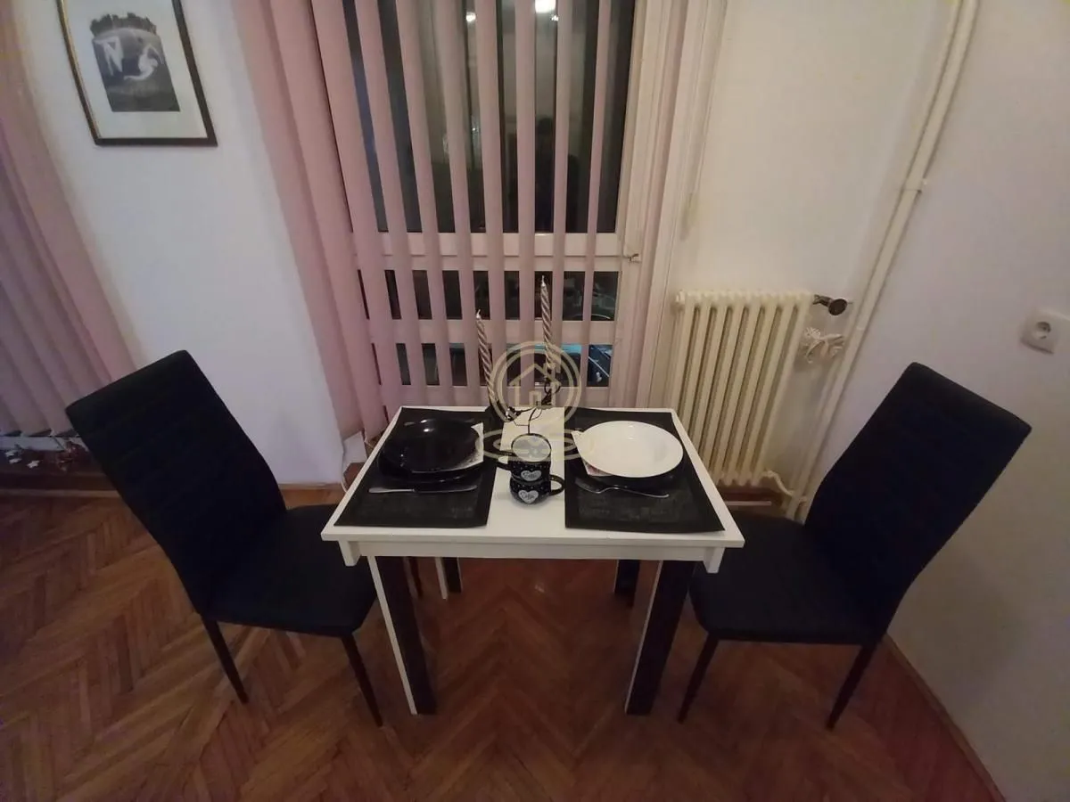 Rent, three bedroom apartment, 70m², Vračar Sve Podlokacije, Beograd