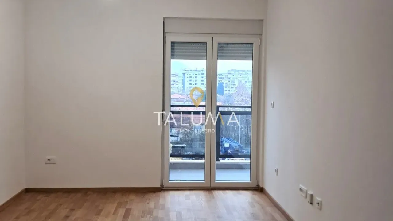 Izdavanje, jednosoban stan, 44m², Pobrežje, Podgorica