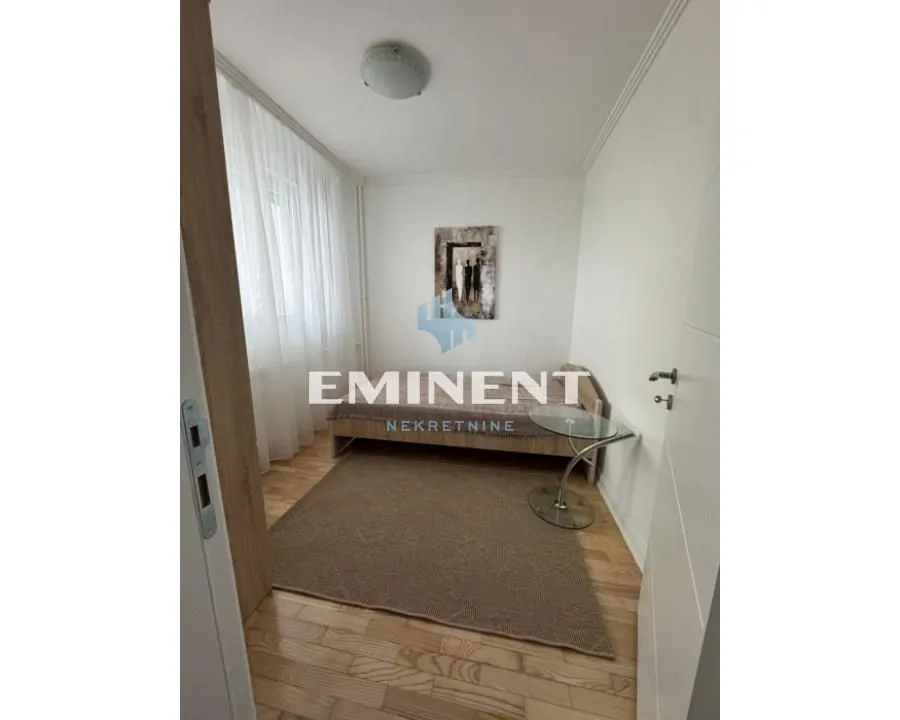 Rent, four bedroom apartment, 120m², Savski Venac, Beograd