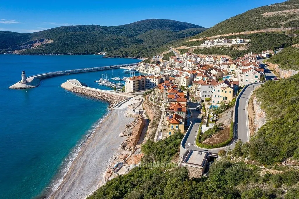 Prodaja, dvosoban stan, 105m², Luštica, Tivat