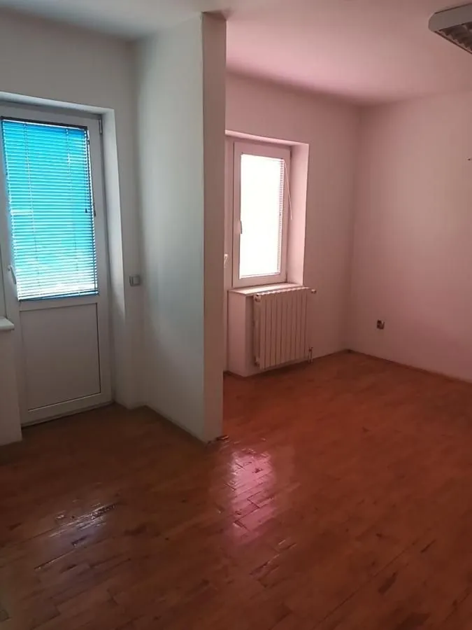 Izdavanje, kuća, 180m², Čukarica, Beograd
