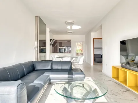 Sale, two bedroom apartment, 60m², Petrovac, Budva - image 4