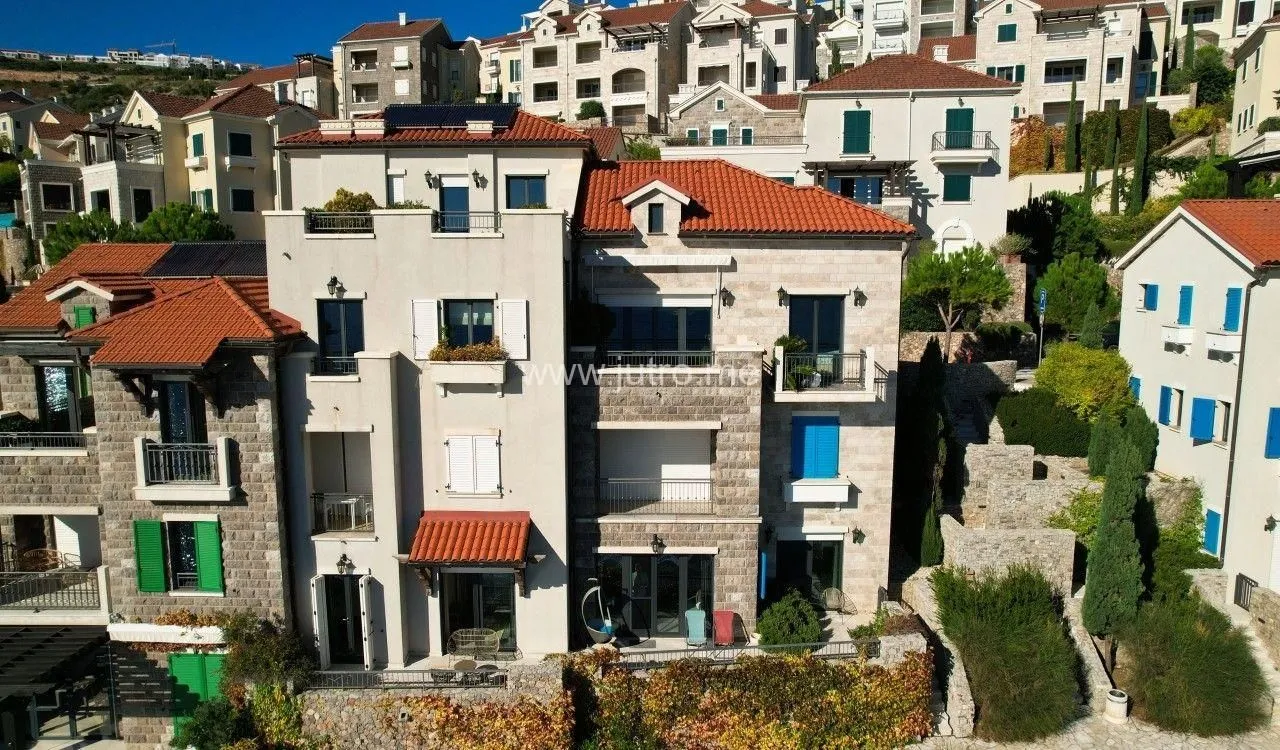 Prodaja, trosoban stan, 108m², Luštica Bay, Tivat