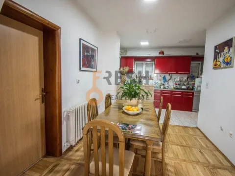 Sale, house, 400m², Zagorič, Podgorica - image 7