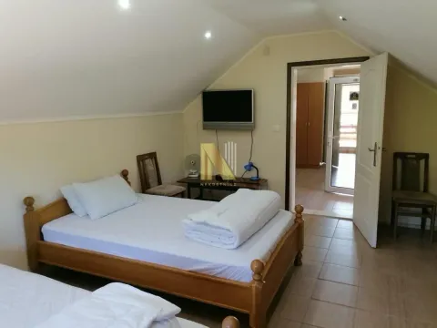 Sale, house, 199m², Banja Vrdnik, Irig - image 17