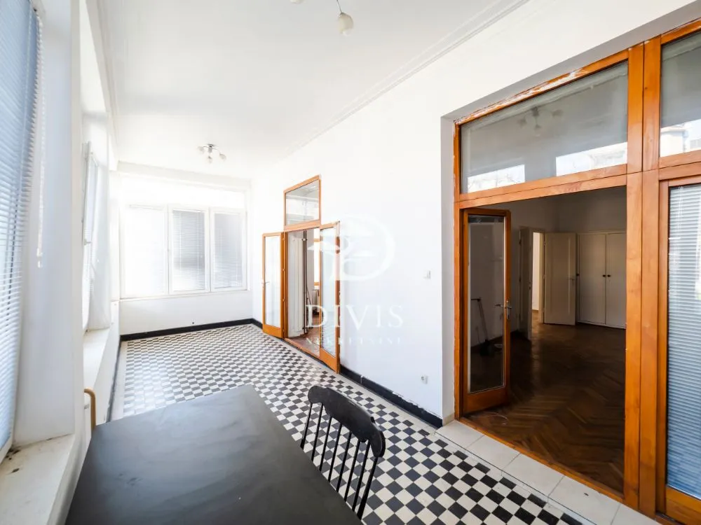 Prodaja, stan, 122m², Kalenić Pijaca, Vračar Sve Podlokacije