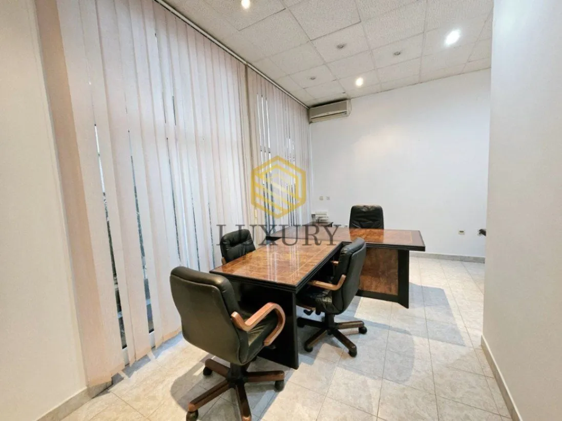 Rent, office space, 120m², City Kvart, Podgorica