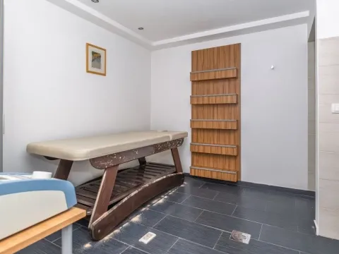 Sale, office space, 327m², Pod Goricom, Podgorica - image 12