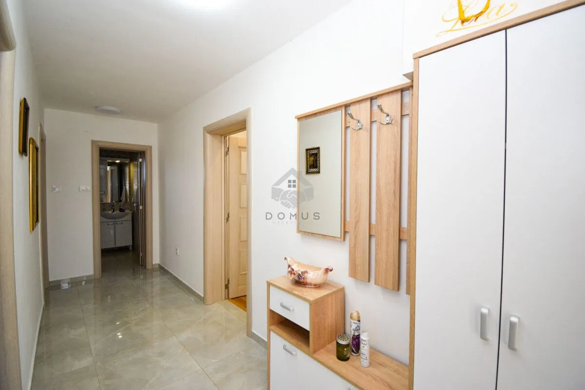 Izdavanje, trosoban stan, 108m², Donja Gorica, Podgorica