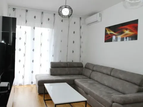 Izdavanje, jednosoban stan, 43m², Lazi, Budva - image 8