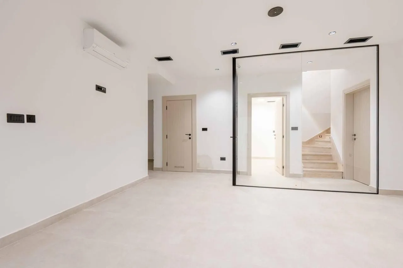 Sale, house, 754m², Sveti Stefan, Budva