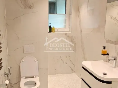 Prodaja, četvorosoban stan, 133m², Stari Grad, Beograd - image 13