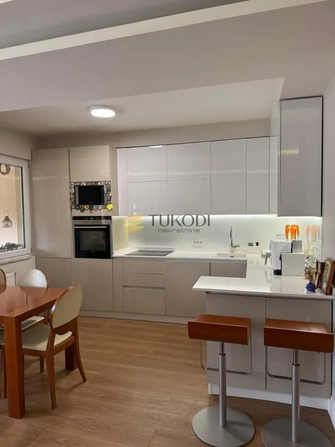 Prodaja, stan, 146m², Rotkvarija, Novi Sad Sve Podlokacije
