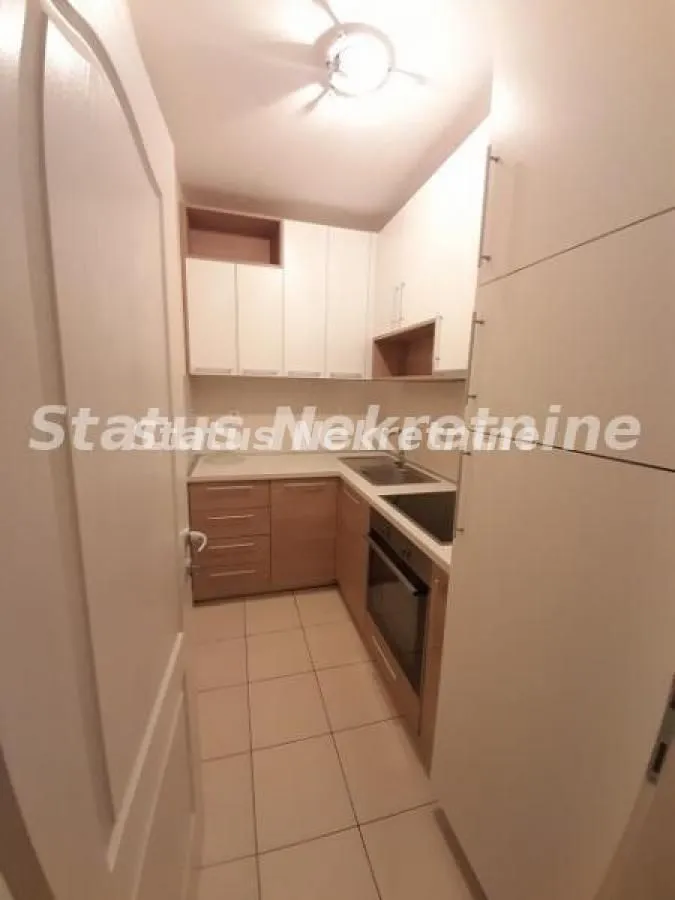Izdavanje, dvosoban stan, 43m², Grbavica, Novi Sad Sve Podlokacije