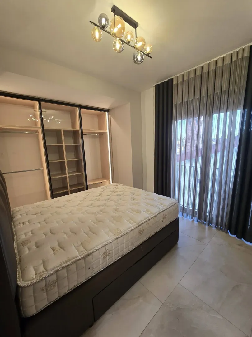 Izdavanje, dvosoban stan, 70m², Pod Kuk, Tivat