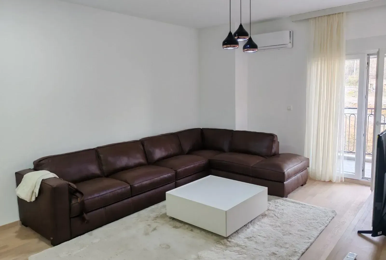 Izdavanje, dvosoban stan, 79m², Momišići, Podgorica
