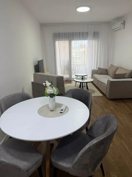 Rent, one bedroom apartment, 50m², Centar, Bar