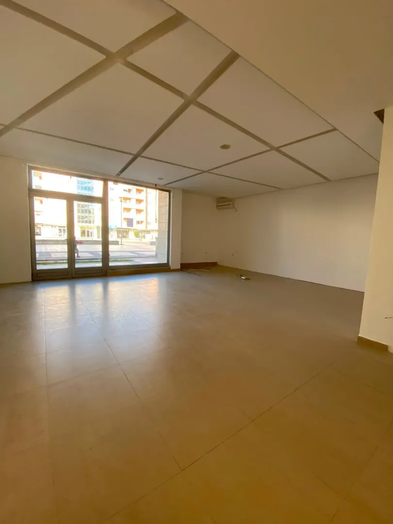 Rent, office space, 145m², City Kvart, Podgorica