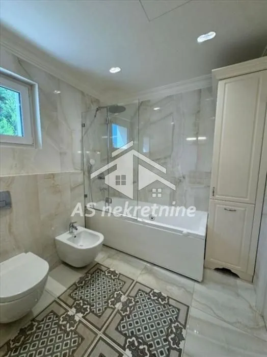 Rent, apartment, 215m², Savski Venac, Beograd