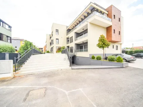 Prodaja, jednosoban stan, 39m², Donja Gorica, Podgorica - image 12