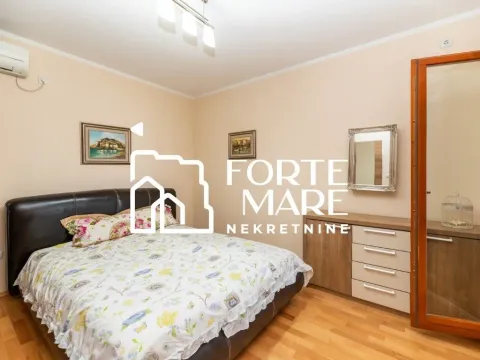 Sale, one bedroom apartment, 63m², Baošići, Herceg Novi - image 4