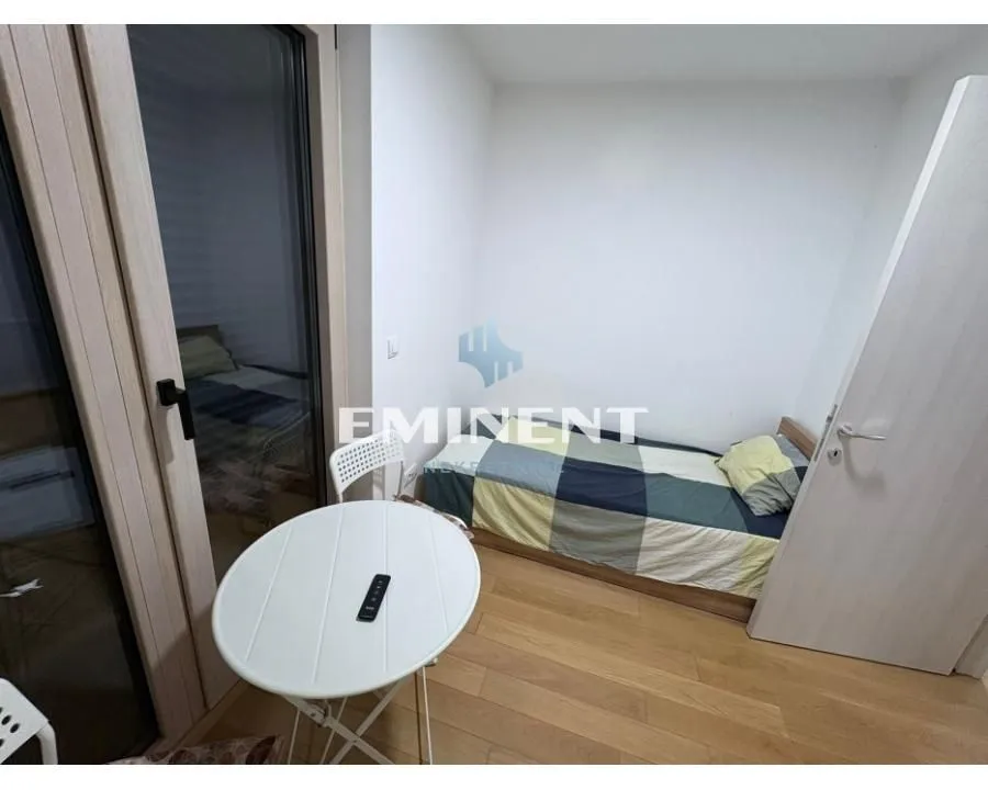 Izdavanje, stan, 65m², Vračar Sve Podlokacije, Beograd