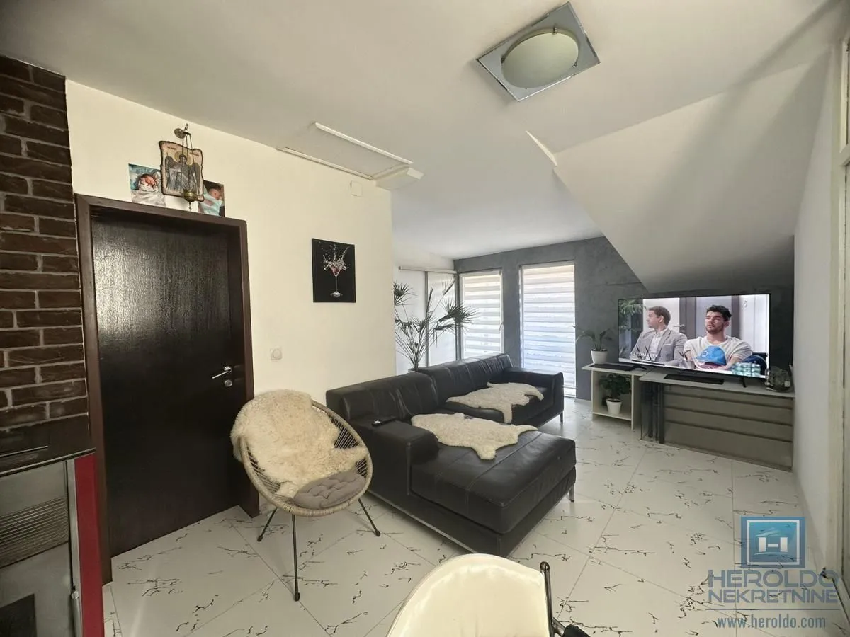 Sale, house, 215m², Ćuprija, Srbija