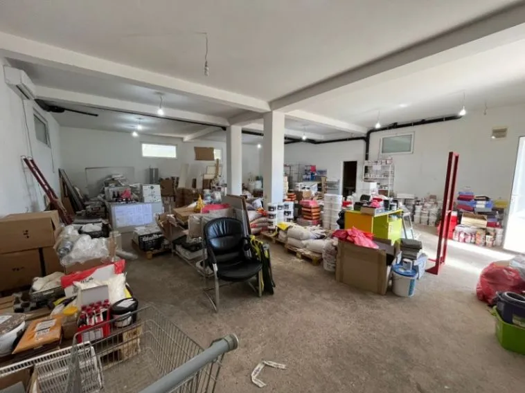 Rent, office space, 135m², Polje, Bar