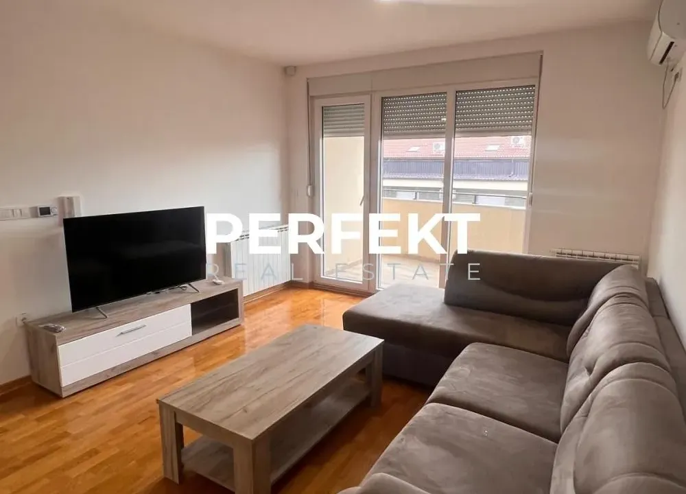 Prodaja, trosoban stan, 89m², Centar, Pančevo