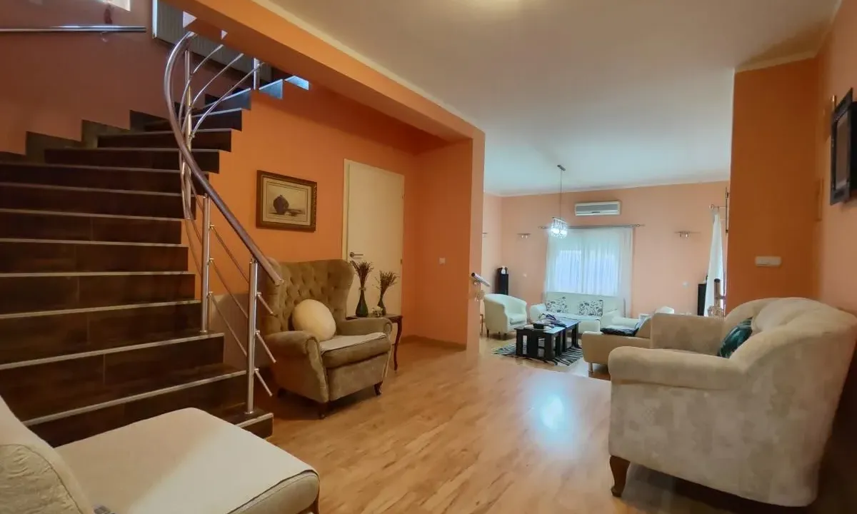 Sale, house, 336m², Tavrića obori, Jagodina