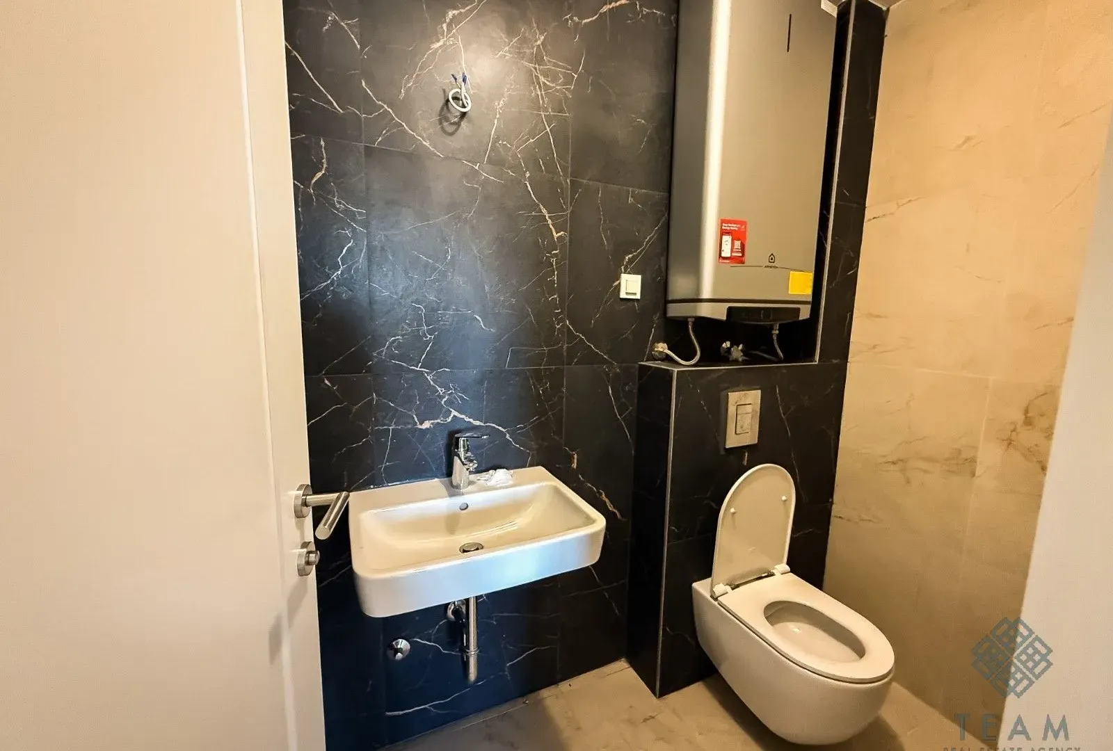 Prodaja, trosoban stan, 127m², Tološka šuma, Podgorica