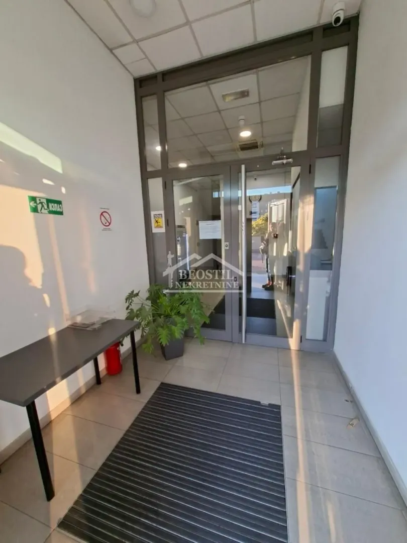 Rent, office space, 330m², Bezanijska Kosa 1, Bežanijska Kosa Sve Podlokacije